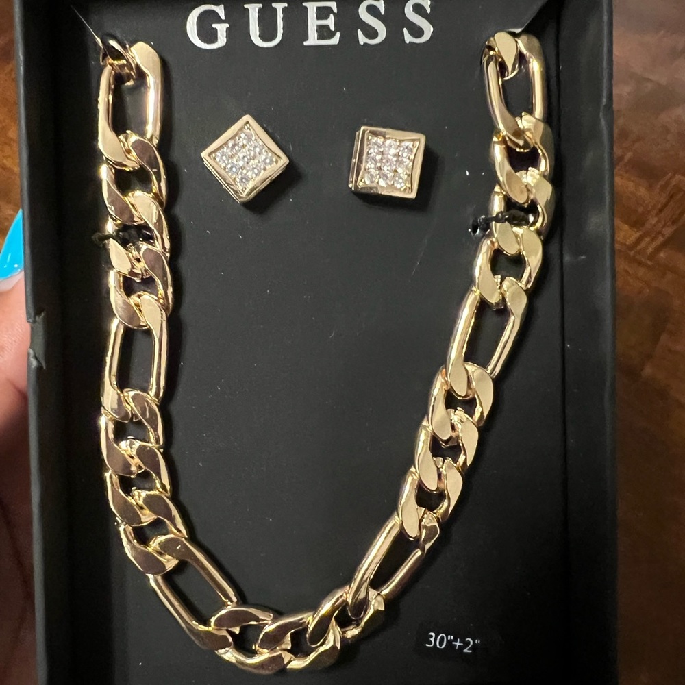 Guess men’s Necklace and Earrings set